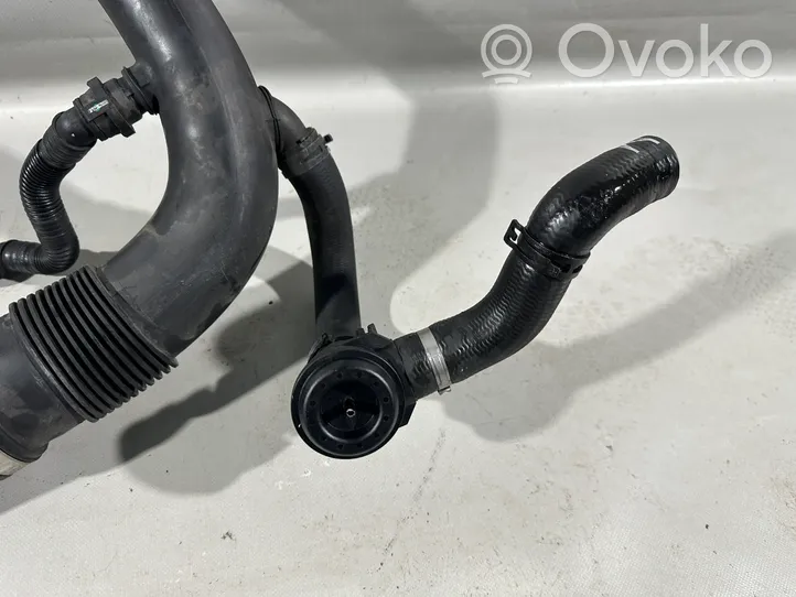 Porsche Cayenne (92A) Parte del condotto di aspirazione dell'aria 7P5128532A