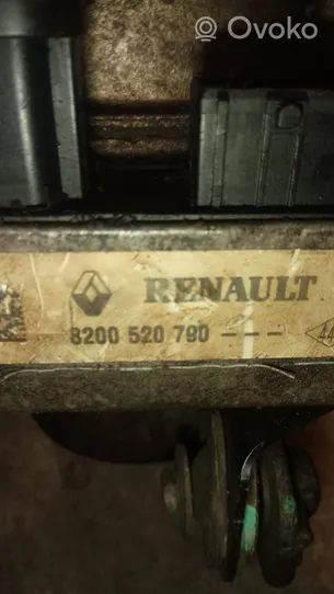 Renault Kangoo I Convertible roof hydraulic pump 8200520790