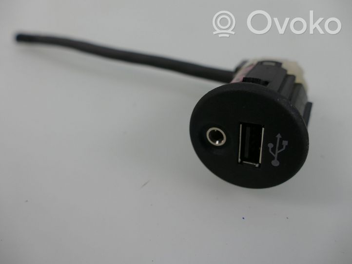 Nissan Qashqai Connecteur/prise USB 