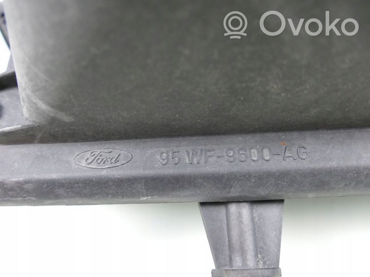 Ford Scorpio Obudowa filtra powietrza 95WF9600AG