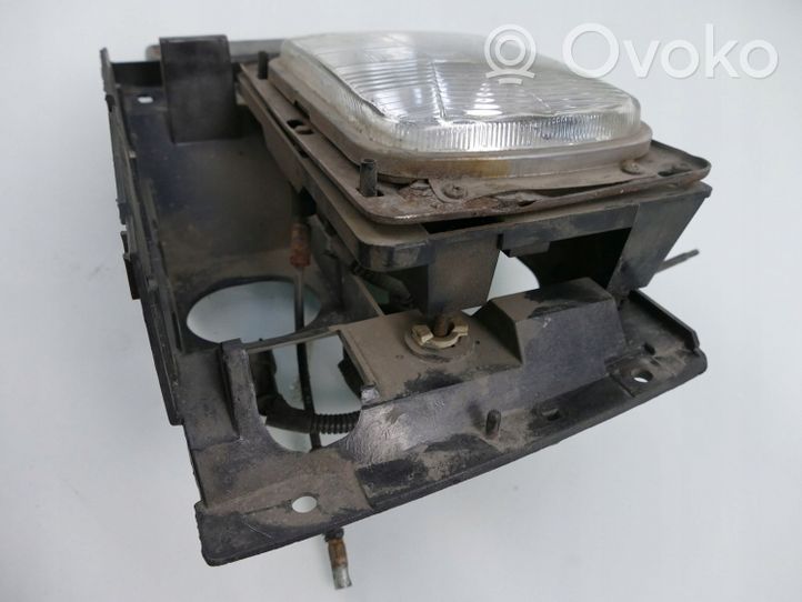 Ford Explorer Lampa przednia F37B13A045