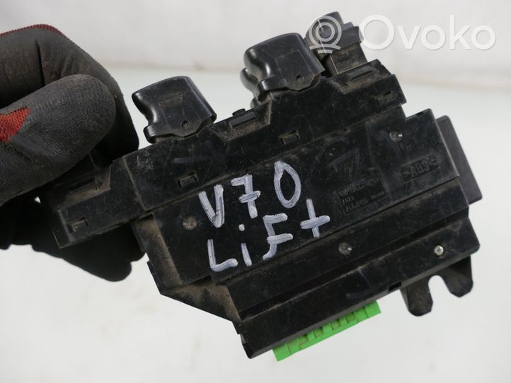 Volvo V70 Przełącznik / Przycisk otwierania szyb 30658146