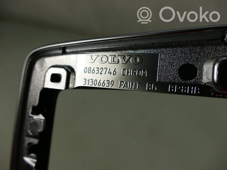 Volvo V40 Kojelaudan hansikaslokeron lista 31306639