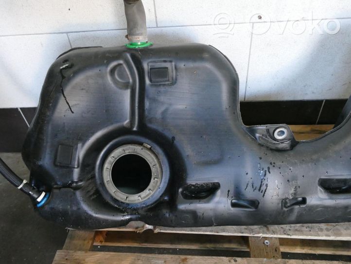 BMW 3 E90 E91 Réservoir de carburant 7188596