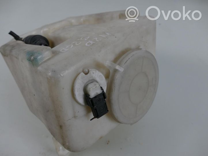 Mercedes-Benz E W210 Réservoir de liquide lave-glace A2108691120