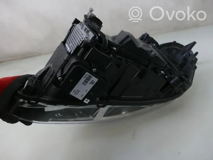 Volvo XC60 Lampa przednia 31698815