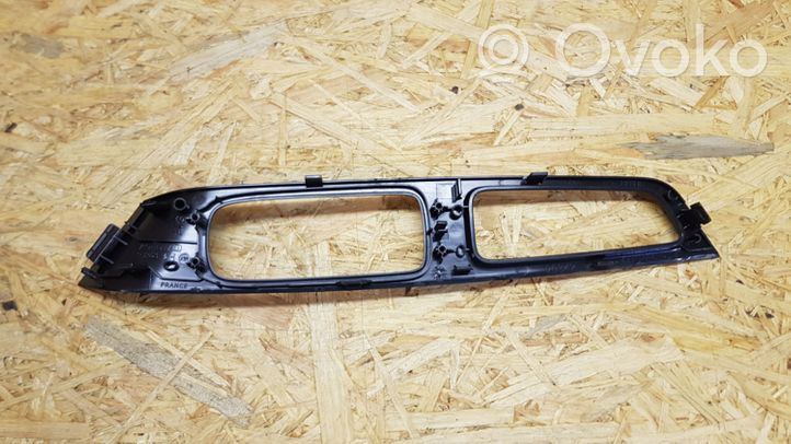 Volvo V60 Front door window switch trim 9123968