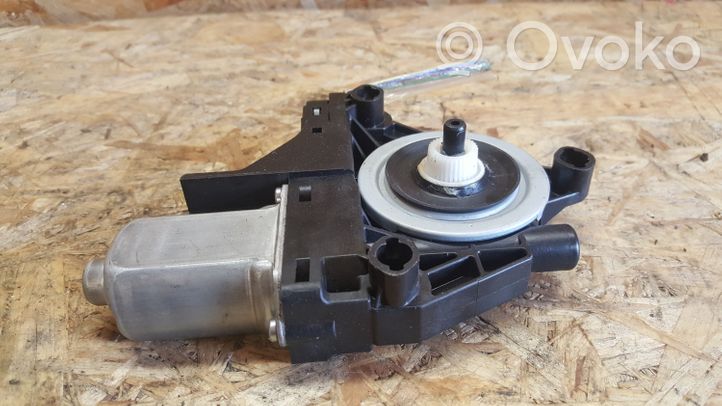 Volvo V60 Moteur de lève-vitre de porte arrière 966264102