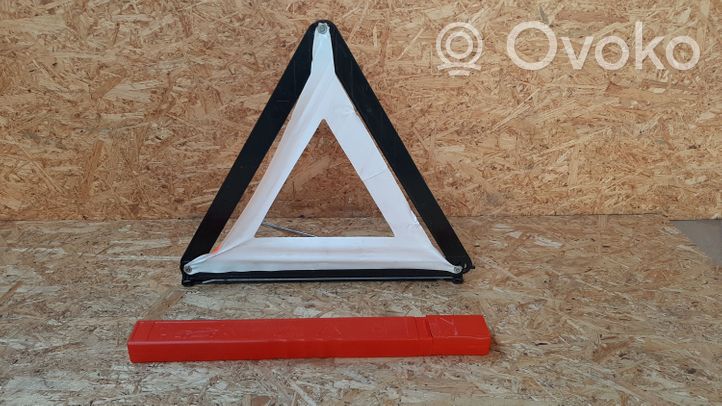 Volvo V40 Triangle d'avertissement 27R033996