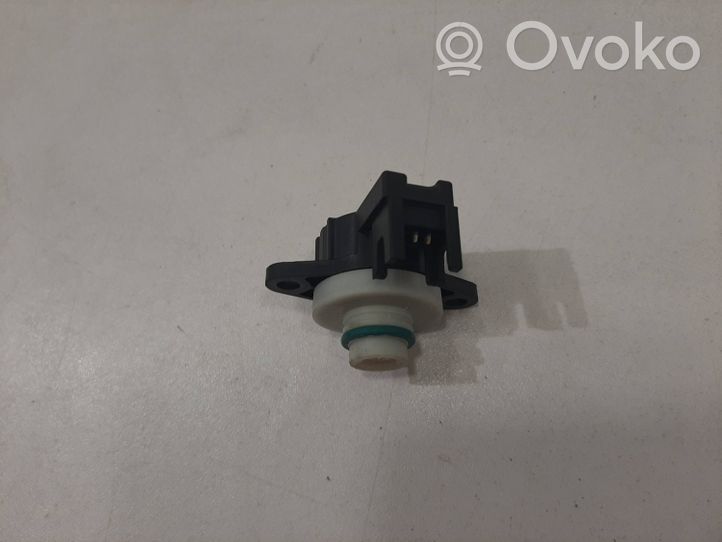 Volvo XC40 Sensore di livello del fluido AdBlue 98001757