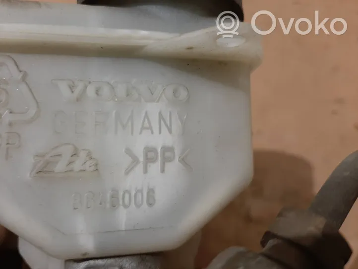 Volvo V70 Cilindro del sistema frenante 8646007