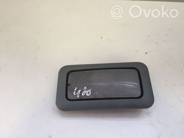 Opel Vivaro Éclairage lumière plafonnier avant 08896851