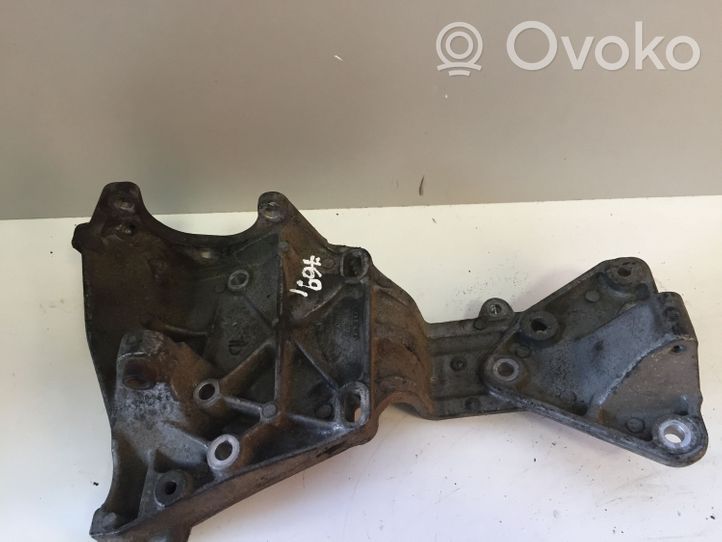 Volvo V70 Support de générateur / alternateur 30731516