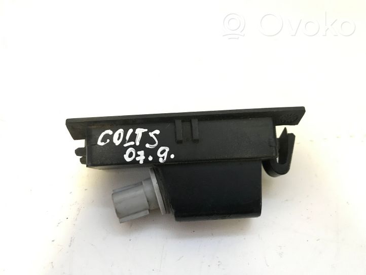 Mitsubishi Colt Luce targa MR957364