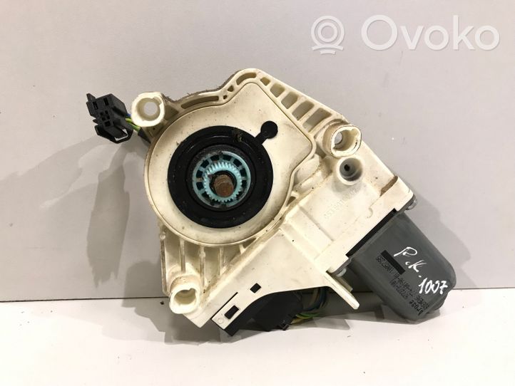 Audi A6 Allroad C6 Moteur de lève-vitre de porte avant 4F0959801D