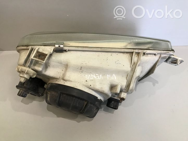 Volkswagen Vento Передняя фара 301139051