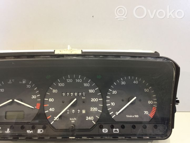 Volkswagen PASSAT B4 Compteur de vitesse tableau de bord 3A0919033A