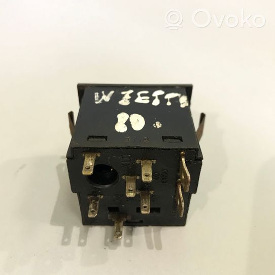 Volkswagen Jetta I Interruptor de luz 321941531G