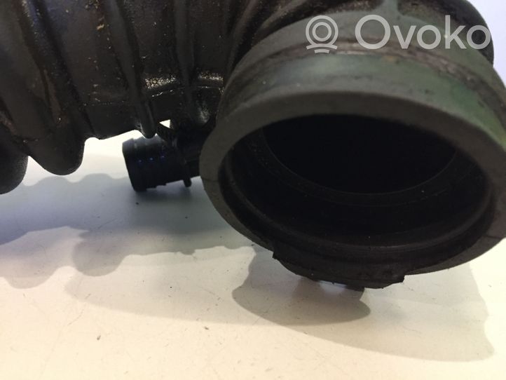 Audi 100 200 5000 C3 Tube d'admission d'air 046145747A