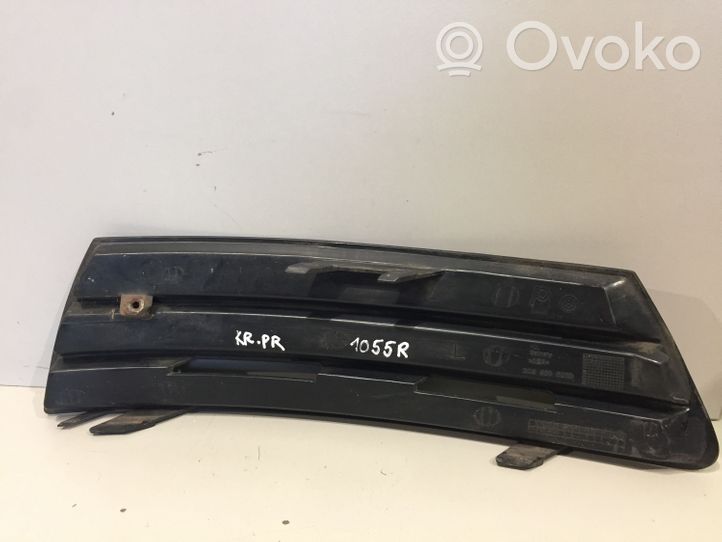 Volkswagen PASSAT CC Etupuskurin alempi jäähdytinsäleikkö 3C8853665B