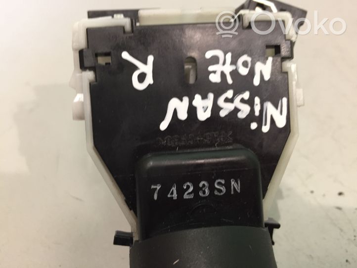 Nissan Note (E11) Palanca de control del limpiaparabrisas 7423SN