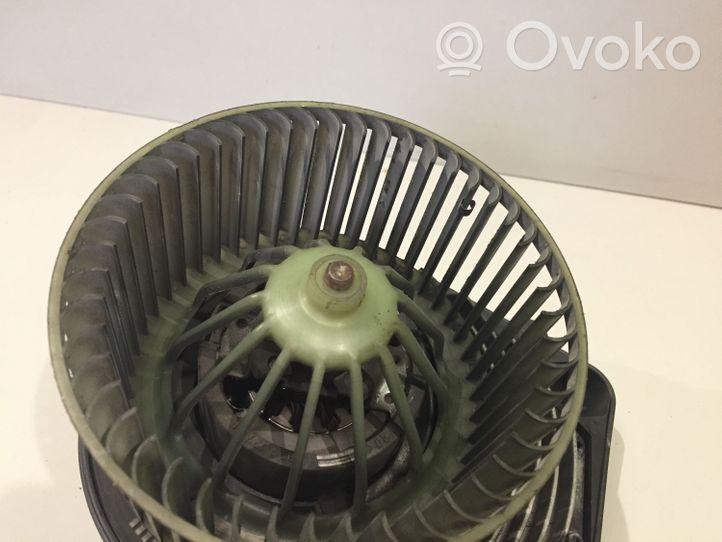 Audi A4 S4 B5 8D Ventola riscaldamento/ventilatore abitacolo 8D1820021