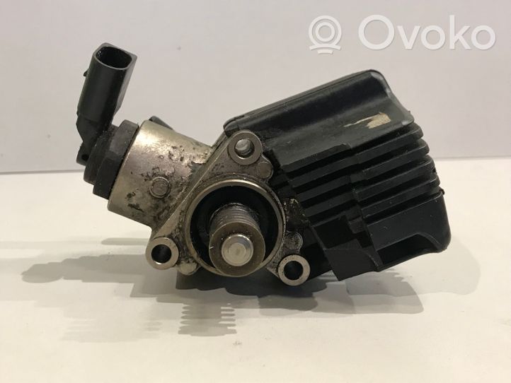 Volkswagen PASSAT B6 Pompe d'injection de carburant à haute pression 06F127025D