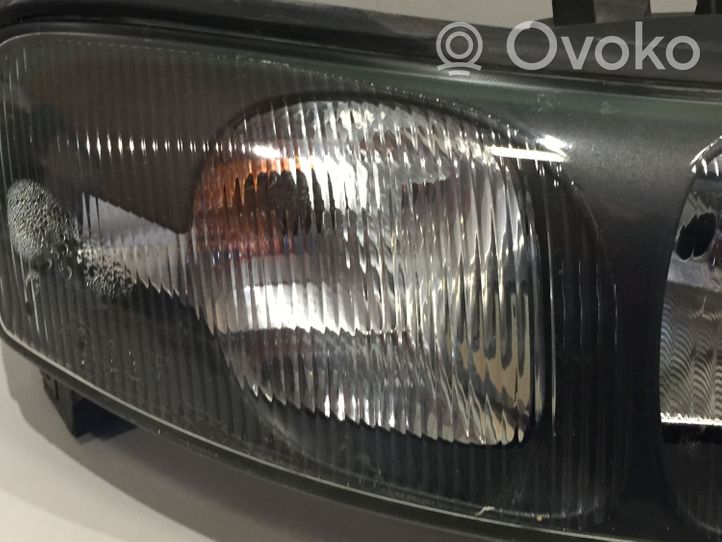 Volvo XC70 Faro/fanale 8693548