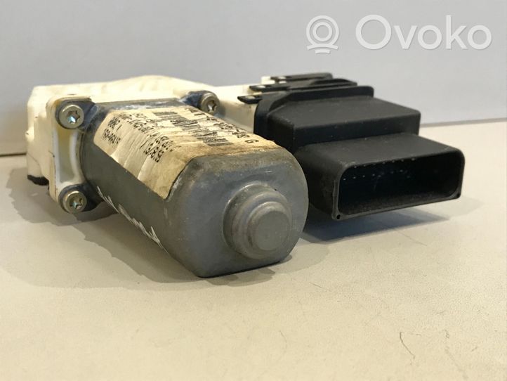 Volkswagen Bora Moteur de lève-vitre de porte avant 1J5839729G