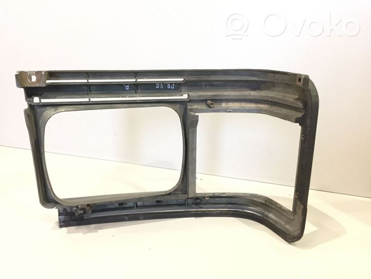 Ford Econovan Rivestimento sotto il faro/fanale 0410575L