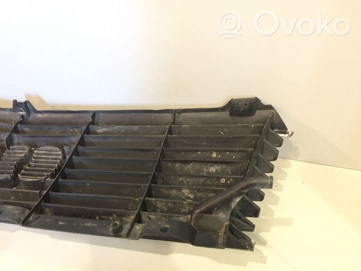 Audi 100 200 5000 C3 Maskownica / Grill / Atrapa górna chłodnicy 