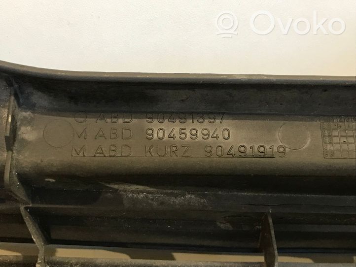 Opel Omega B1 Front grill 90491397