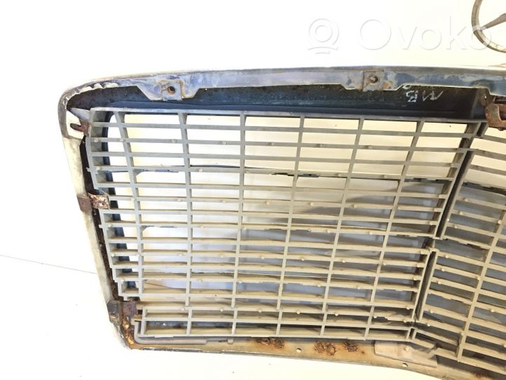 Mercedes-Benz E W123 Front grill 