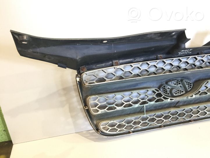 Hyundai Santa Fe Front bumper upper radiator grill 863532B000