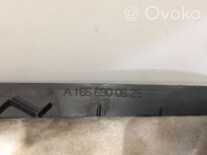 Mercedes-Benz ML W166 Rivestimento montante (D) (superiore) A1666900625