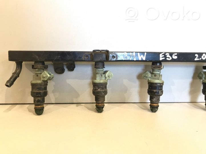 BMW 3 E36 Kraftstoffverteiler Einspritzleiste Verteilerrohr 0280150415