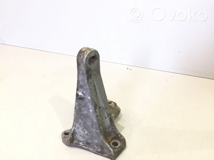 Audi 100 200 5000 C3 Soporte de montaje de la caja de cambios 431399114F