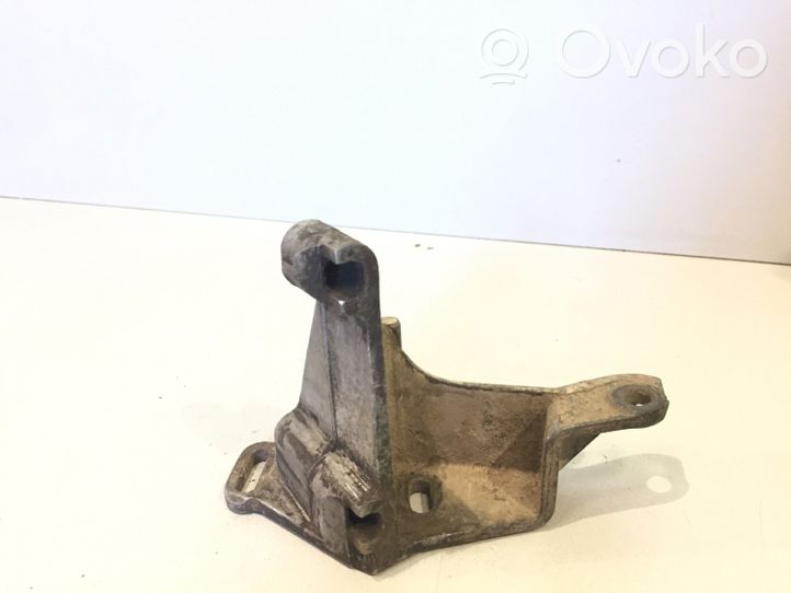 Volkswagen PASSAT B3 Power steering pump mounting bracket 027145531