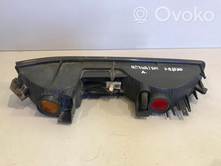 Mitsubishi Pajero Lampa zderzaka tylnego 1146344