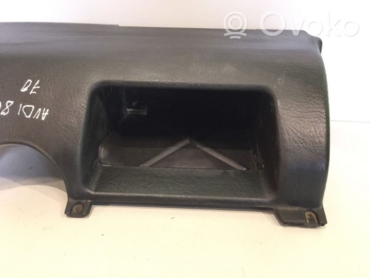 Audi Coupe Panelės apdailos skydas (apatinis) 811857921F