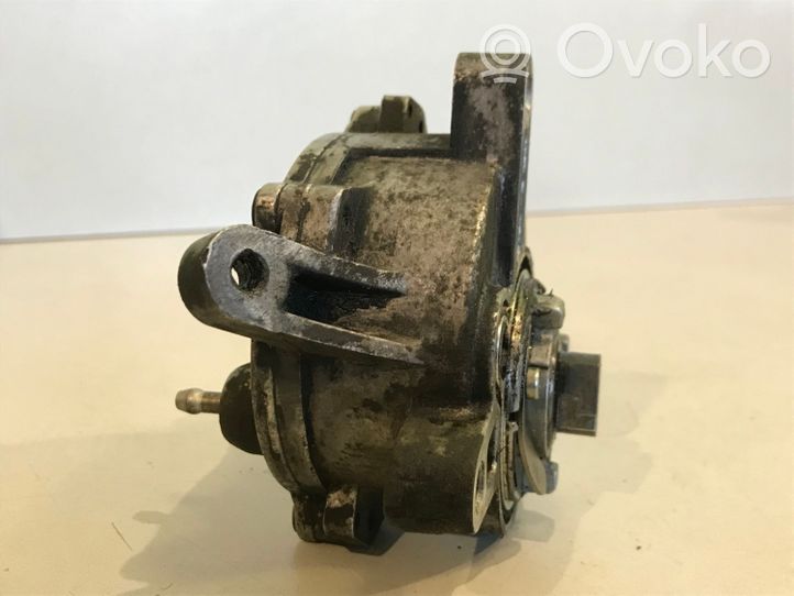 Volvo XC70 Pompe à vide 08658230