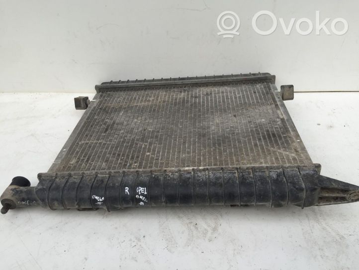 Opel Omega A Radiateur de refroidissement 