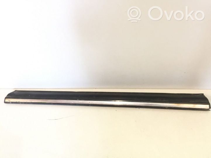 Mercedes-Benz E W123 Rivestimento portiera posteriore (modanatura) 