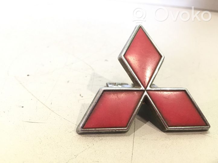 Mitsubishi L200 Mostrina con logo/emblema della casa automobilistica 