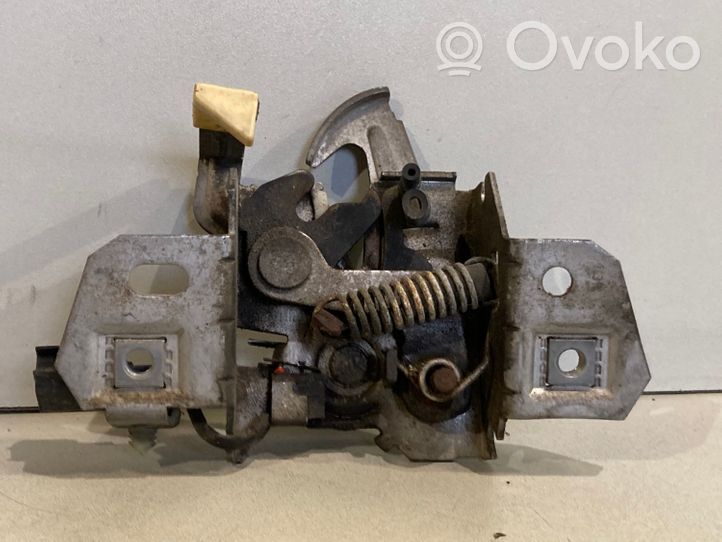 Volvo V50 Serrure de capot 30716442