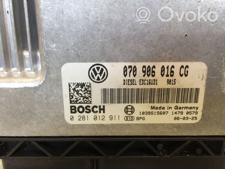 Volkswagen Transporter - Caravelle T5 Engine control unit/module 070906016CG