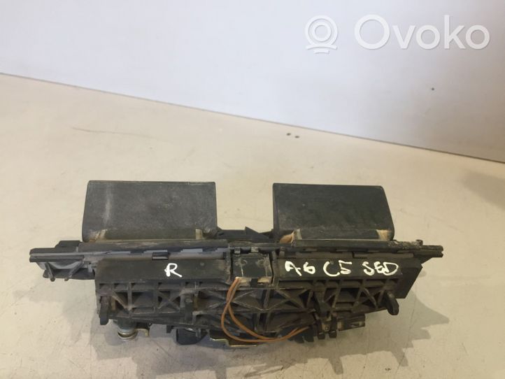 Audi A6 S6 C5 4B Support extérieur, poignée de porte de hayon 4B0827565H