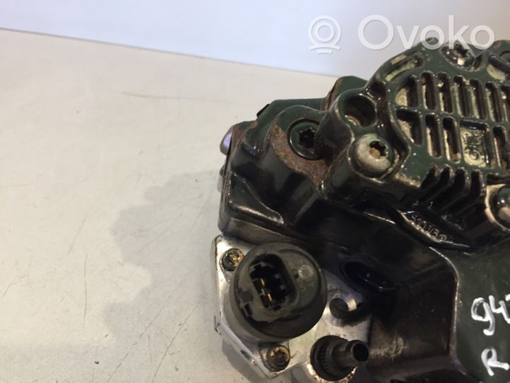 Volvo XC70 Pompe d'injection de carburant à haute pression 8689590