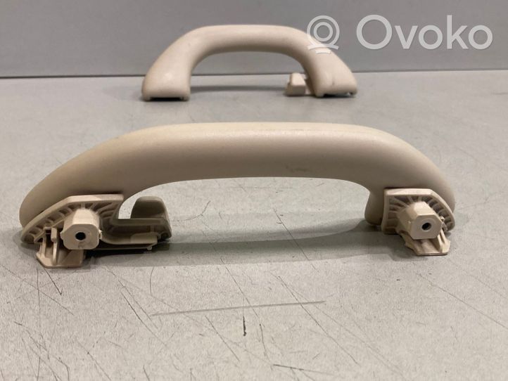 Volkswagen Tiguan Un set di maniglie per il soffitto 1K0857607