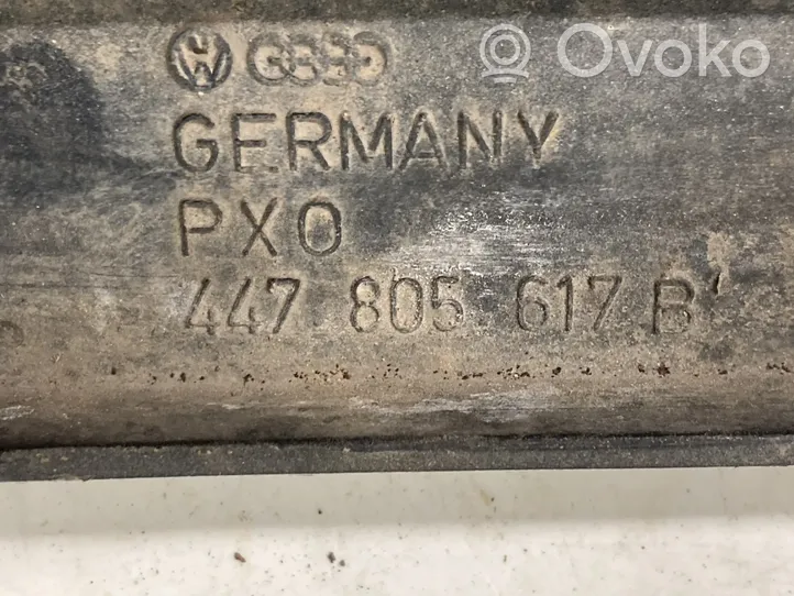 Audi 200 Priekšējais bamperis 447805617B